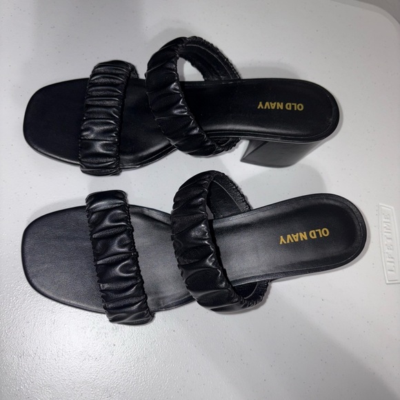 NWOT Old Navy Faux-Leather Strappy Block-Heel  Mule Sandals Size: 9 - Picture 2 of 10